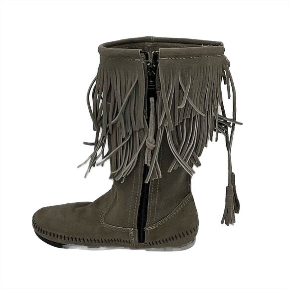 Minnetonka Women's Calf 2-Layer Fringe Soft Sole Boot in Grey Size 7 - Picture 4 of 6